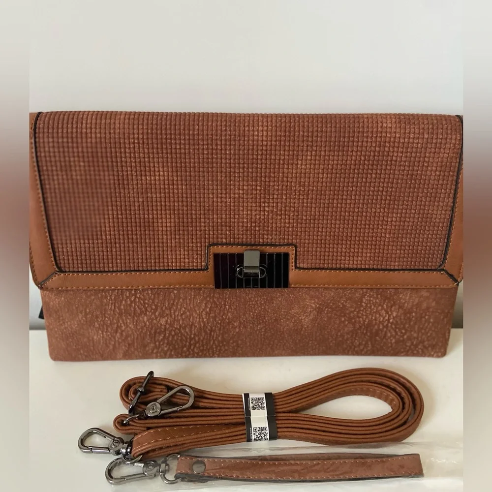 NWT  Dudlin Ladies Clutch/ Shoulder Bag Brown